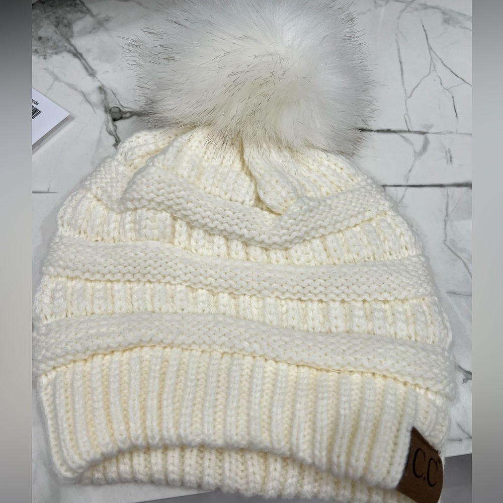 NWOT-Cream, knot, Pom Pom beanie